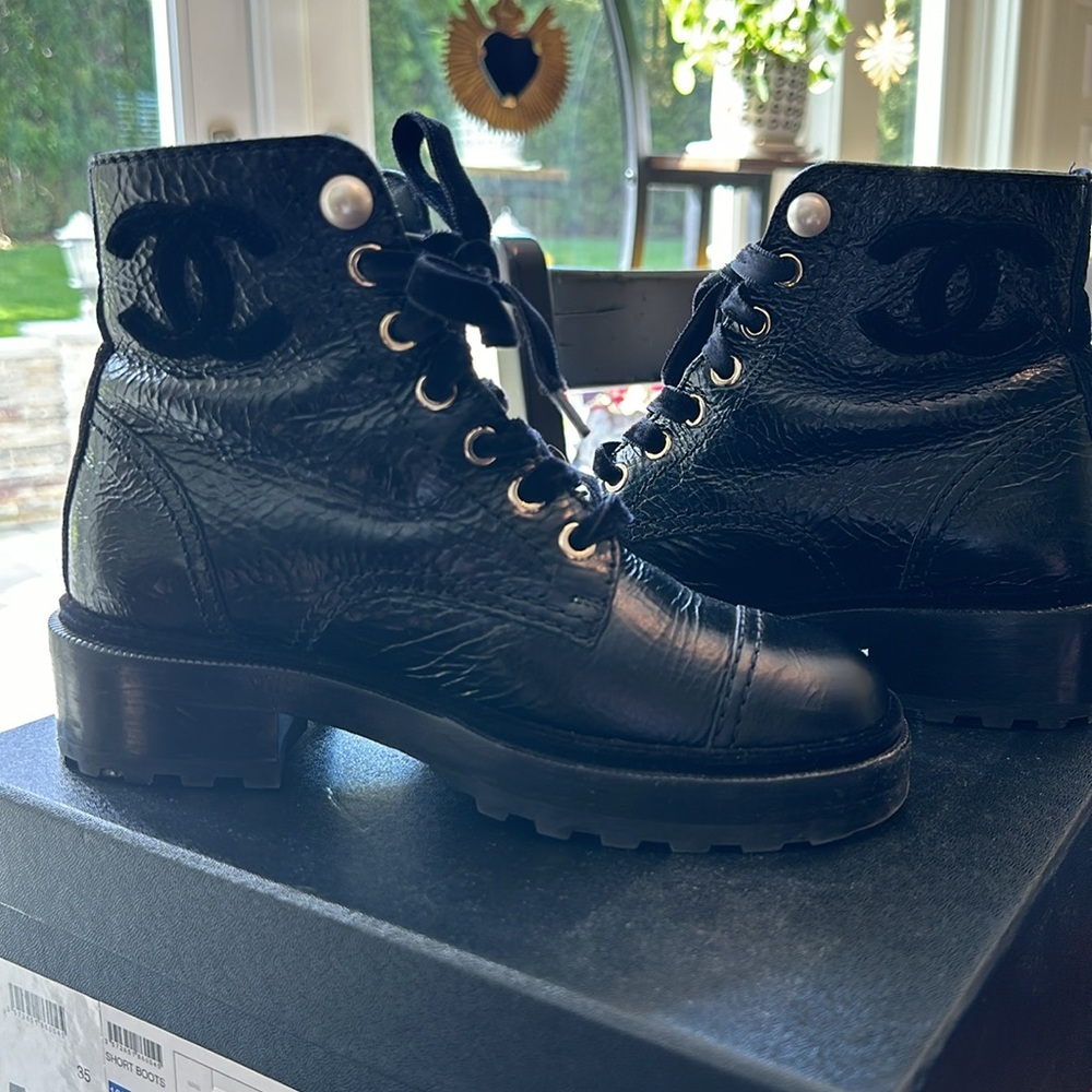 CHANEL short boots - Picture 7 of 8